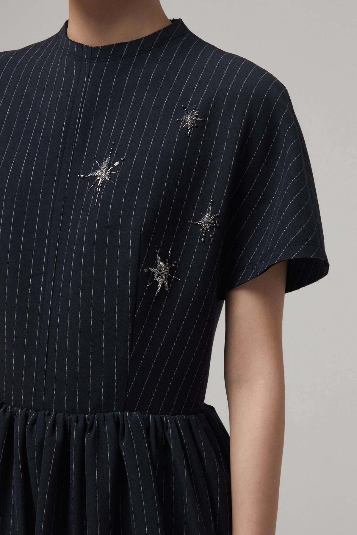 NAVY BEADING VOLUME DRESS