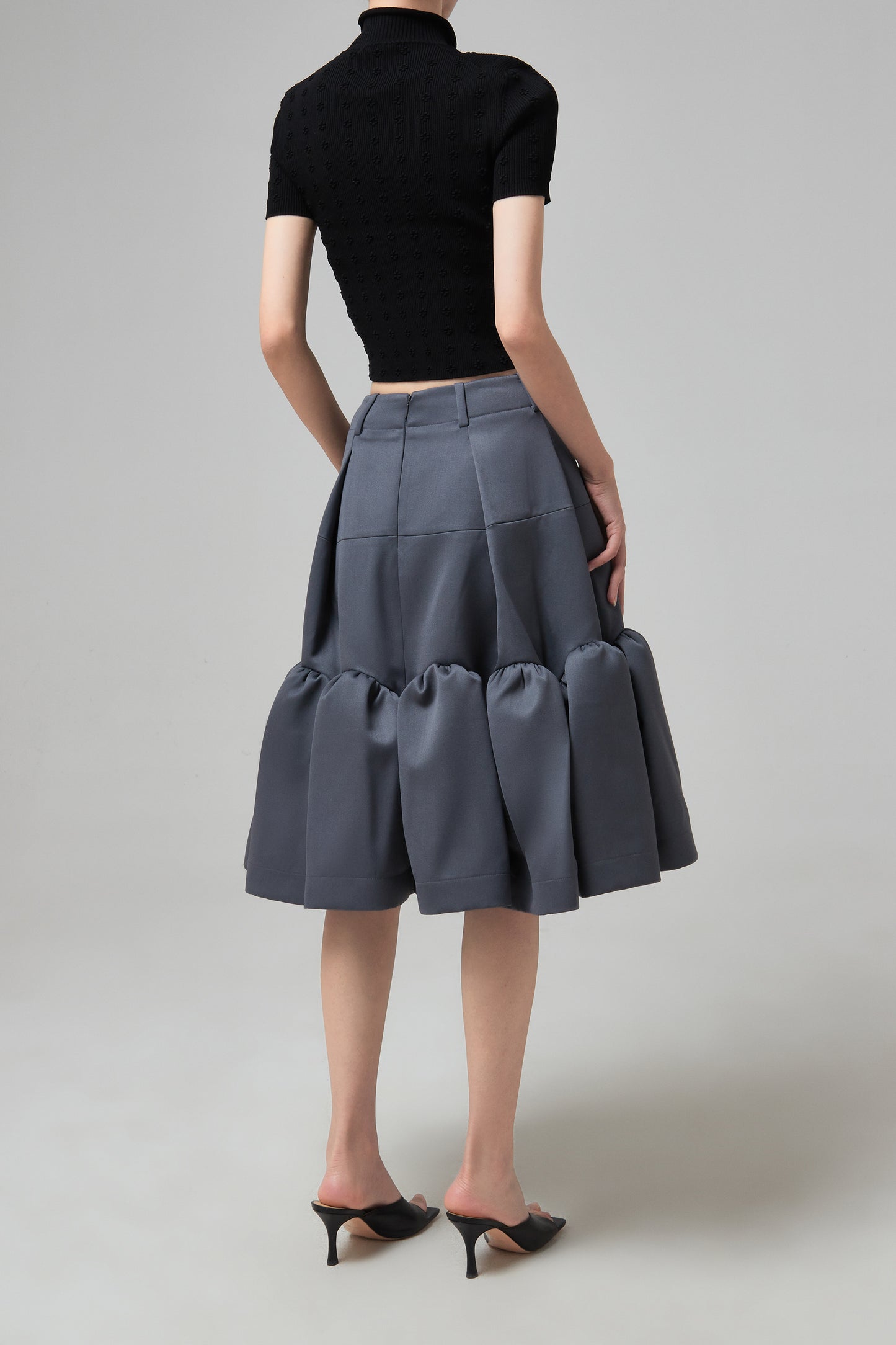 GATHERED ARCHPATTERN VOLUME SKIRT