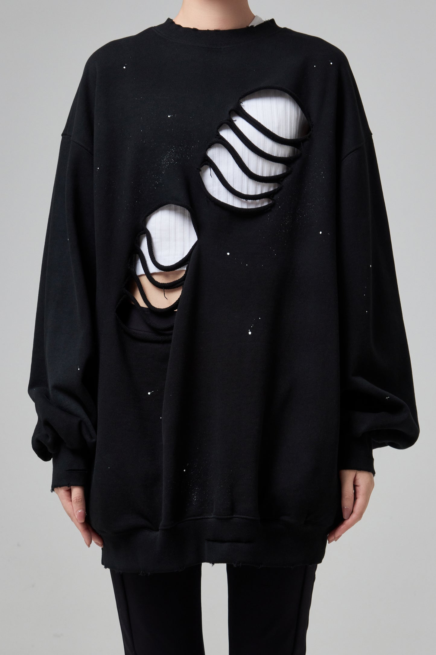 LOGO CUT OUT SWEATSHIRT