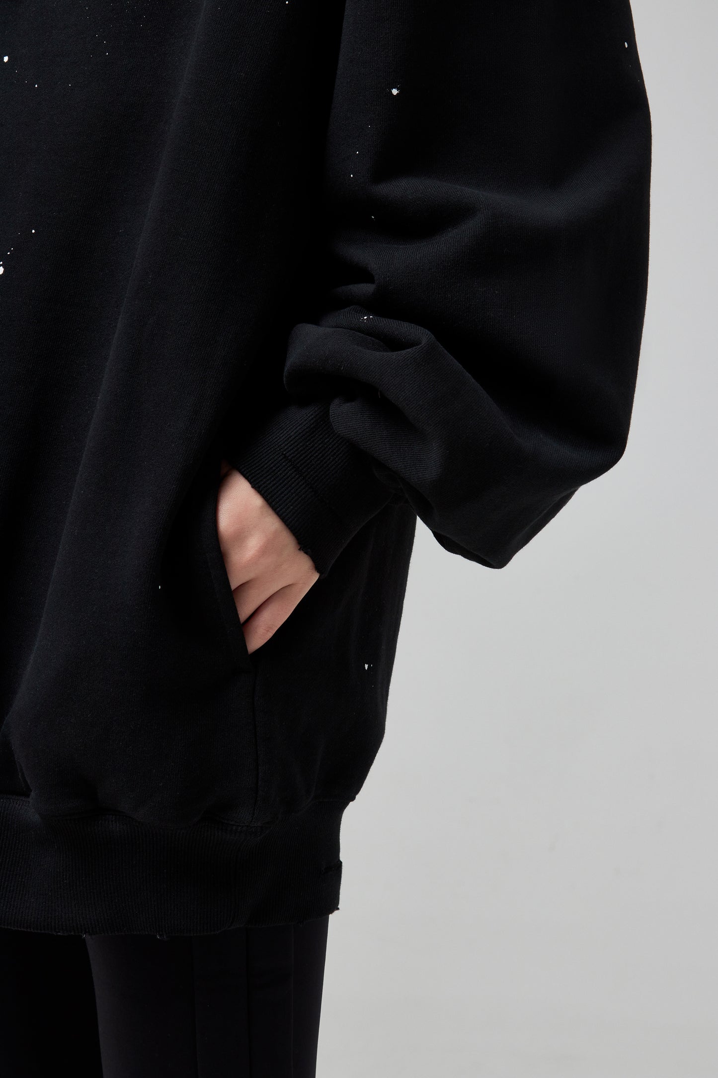 LOGO CUT OUT SWEATSHIRT