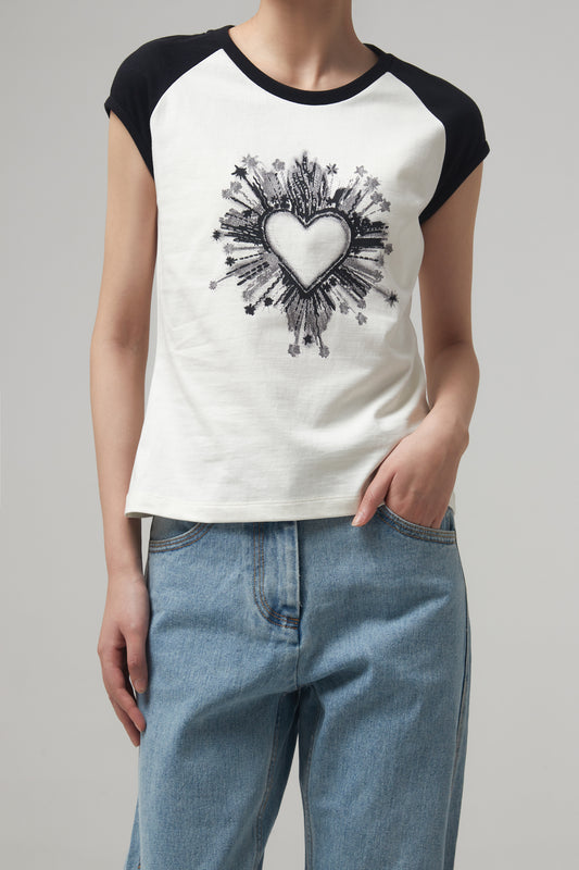 HEART GRAPHIC T-SHIRT