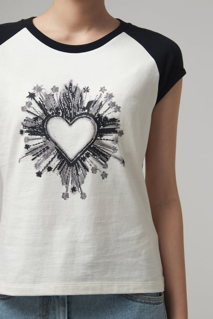 HEART GRAPHIC T-SHIRT