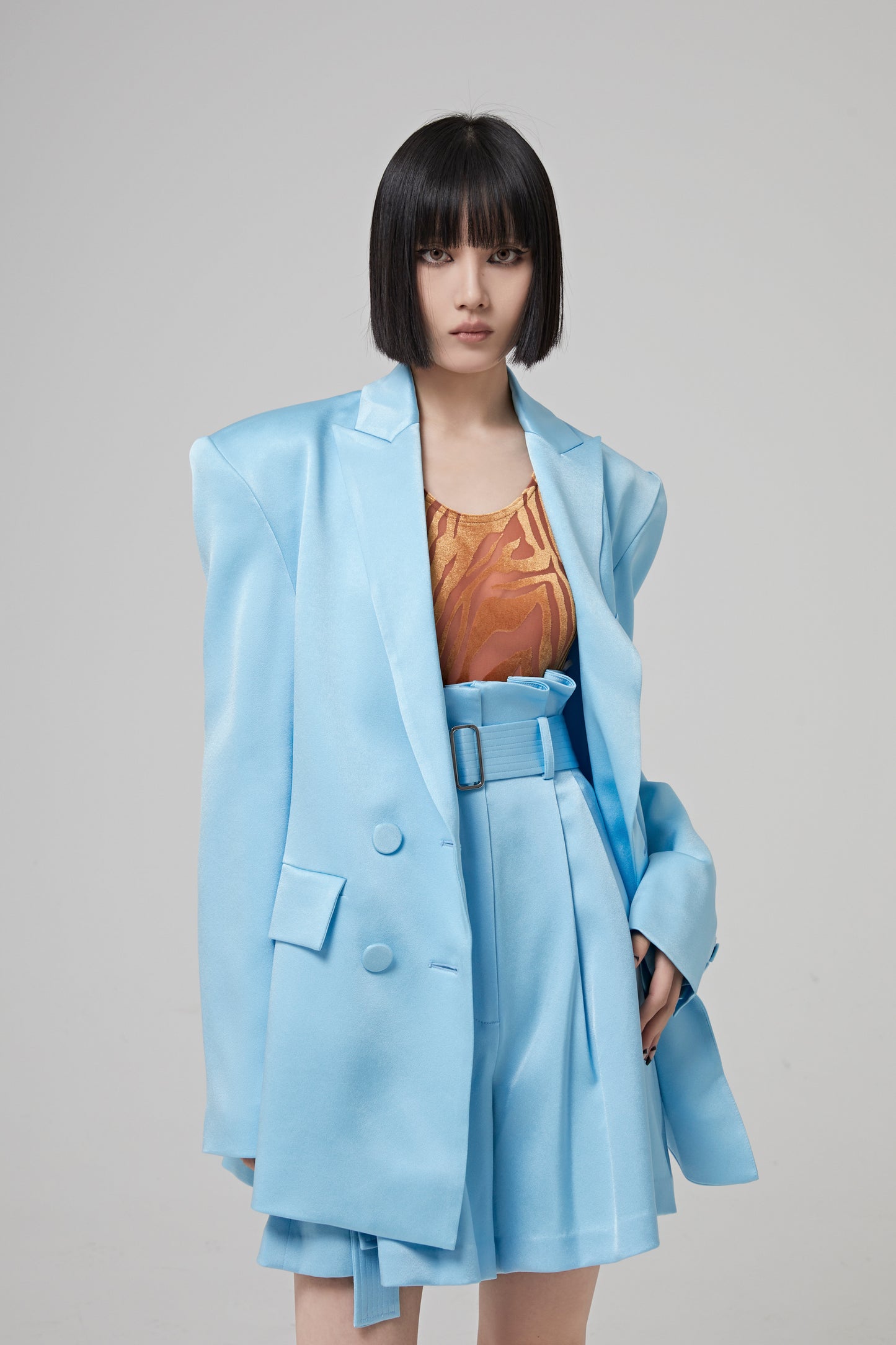WIDE SHOULDER BLAZER