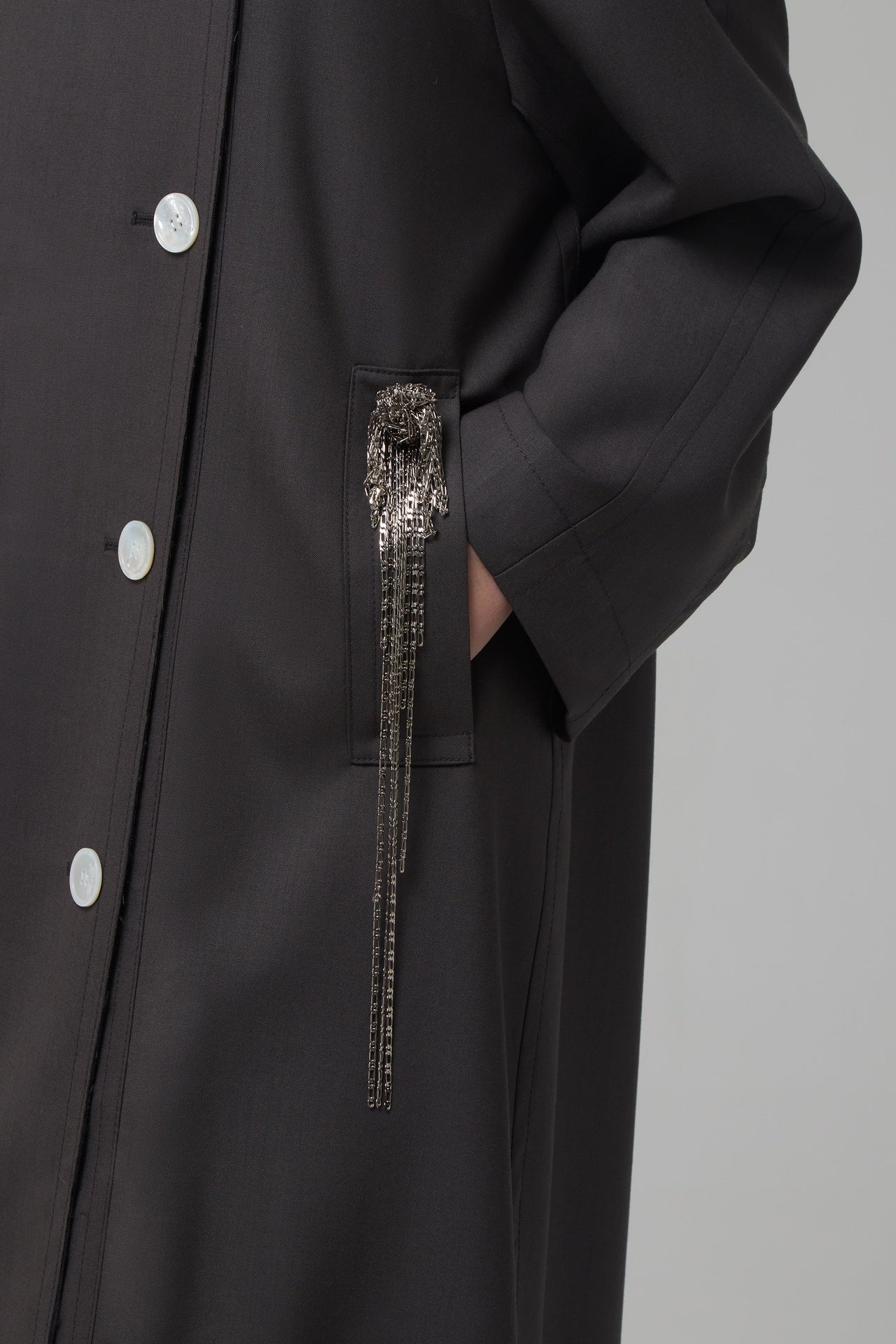 COLLARLESS SHELL BUTTON TRENCH